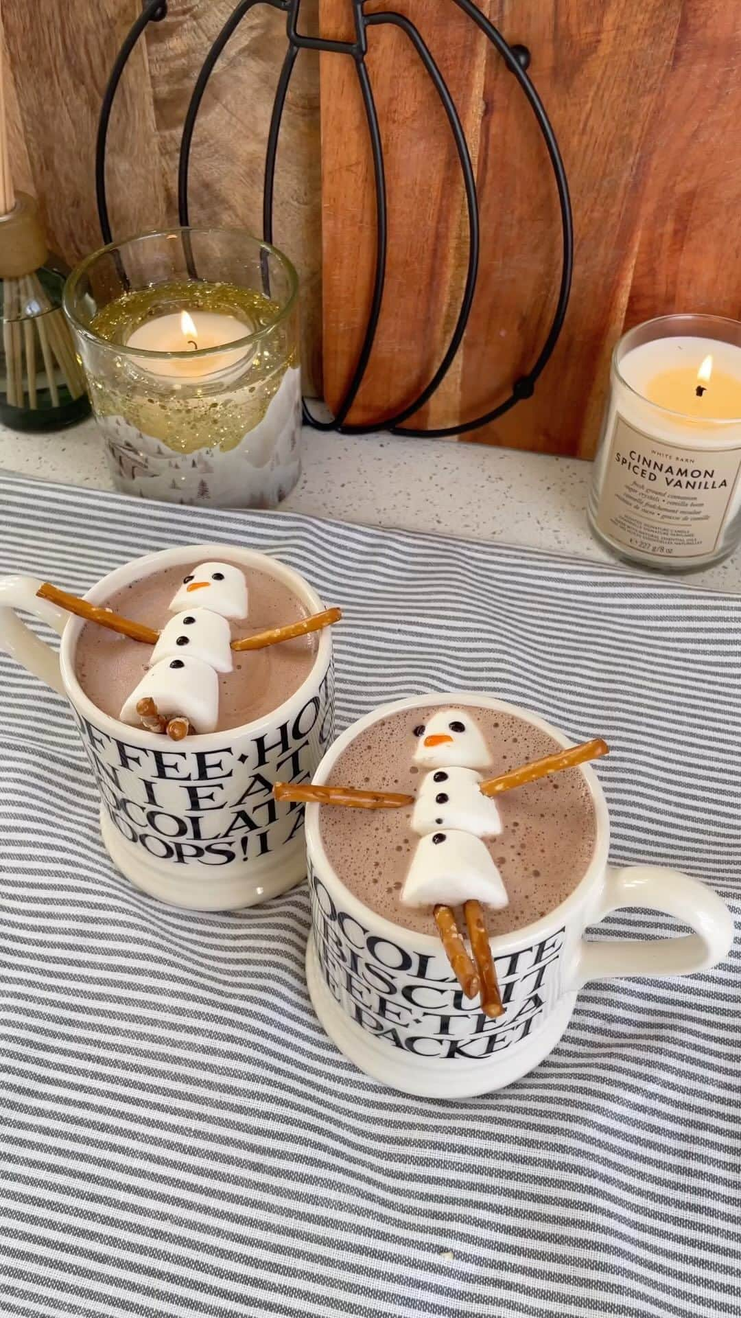 Nextのインスタグラム：「A little hump day treat for you ☕🍫 This has just sent our hot choccy craving through the roof ⛄✨ @morganaliceb 📸 #nexthome」