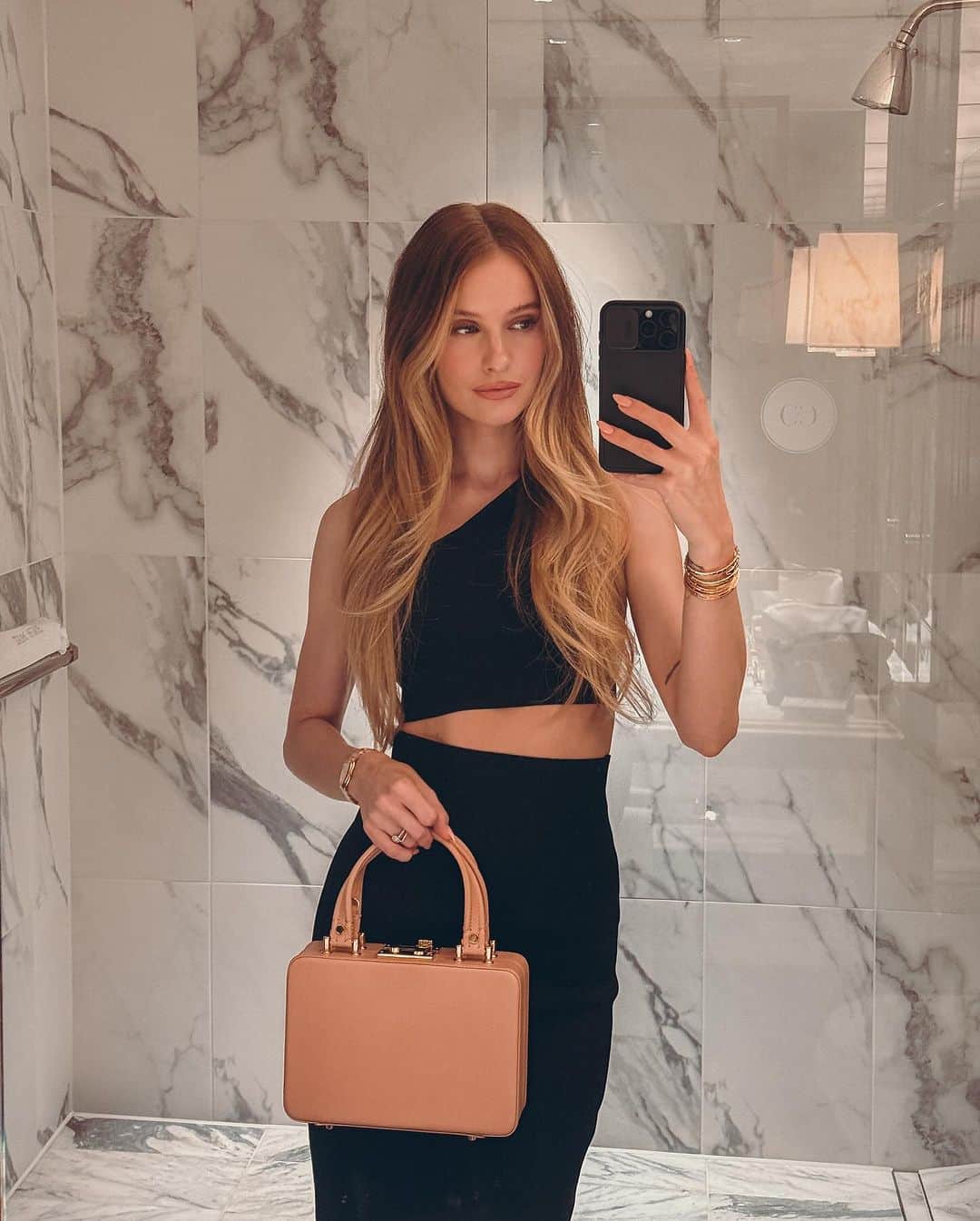 ビクトリアさんのインスタグラム写真 - (ビクトリアInstagram)「Night out with @gianvitorossi @netaporter and @narsissist」11月16日 3時04分 - victoria