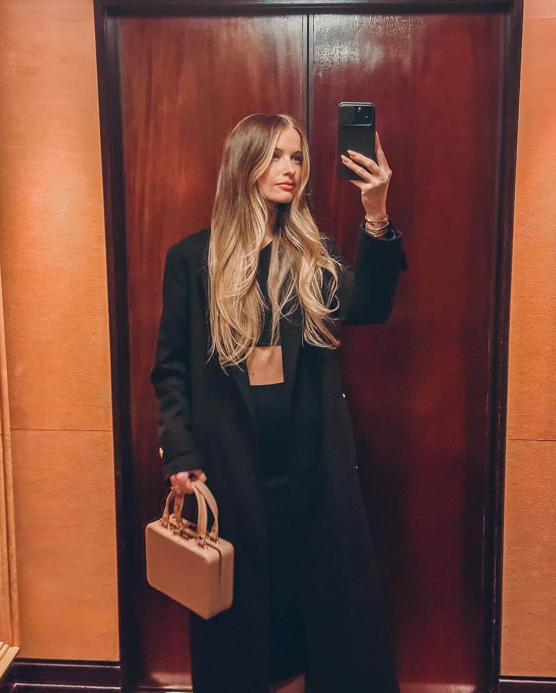 ビクトリアさんのインスタグラム写真 - (ビクトリアInstagram)「Night out with @gianvitorossi @netaporter and @narsissist」11月16日 3時04分 - victoria