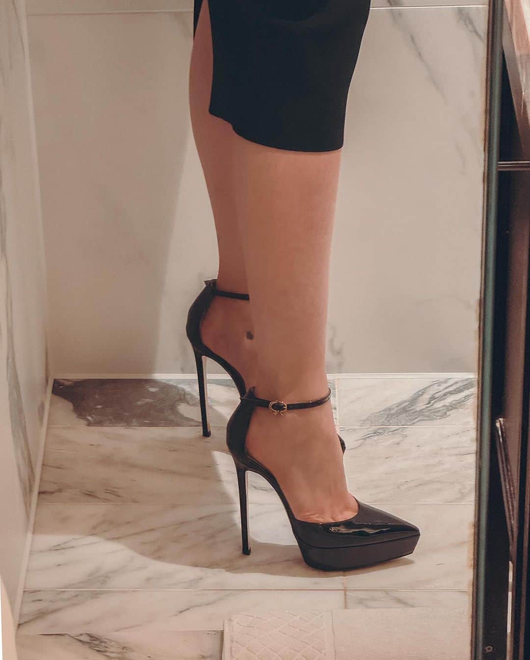 ビクトリアさんのインスタグラム写真 - (ビクトリアInstagram)「Night out with @gianvitorossi @netaporter and @narsissist」11月16日 3時04分 - victoria