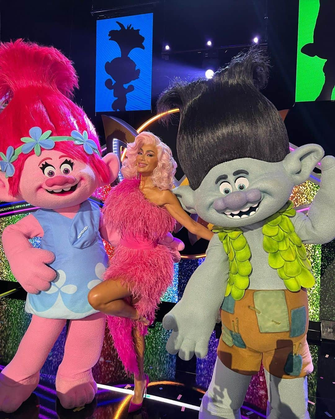 ニコール・シャージンガーさんのインスタグラム写真 - (ニコール・シャージンガーInstagram)「Who’s as excited as I am for @trolls night on @maskedsingerfox ?! #themaskedsinger」11月16日 3時14分 - nicolescherzinger