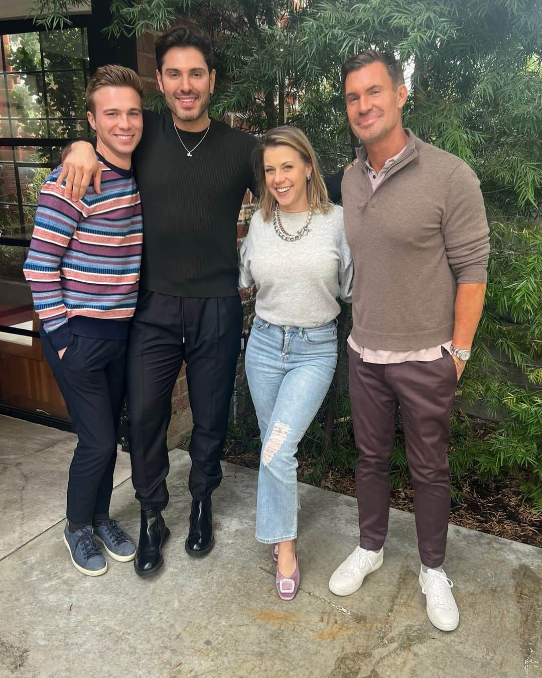 ジョディ・スウィーティンのインスタグラム：「All new Jeff Lewis Live with @joeyzauzig, @shane.douglas, and of course, @jljefflewis on @radioandyinsta Channel 102! ❤️」