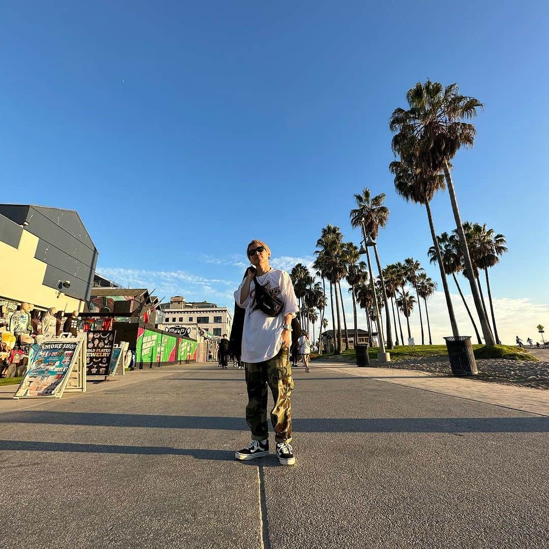 SHUHOさんのインスタグラム写真 - (SHUHOInstagram)「My trip to L.A was amazing🌴☀️  Nice weather  Nice people👍  Next time I would like to stay a little longer🇺🇸😎  #l.a #venicebeach  #dance #fssworldwide」11月16日 3時23分 - shuho_chiba