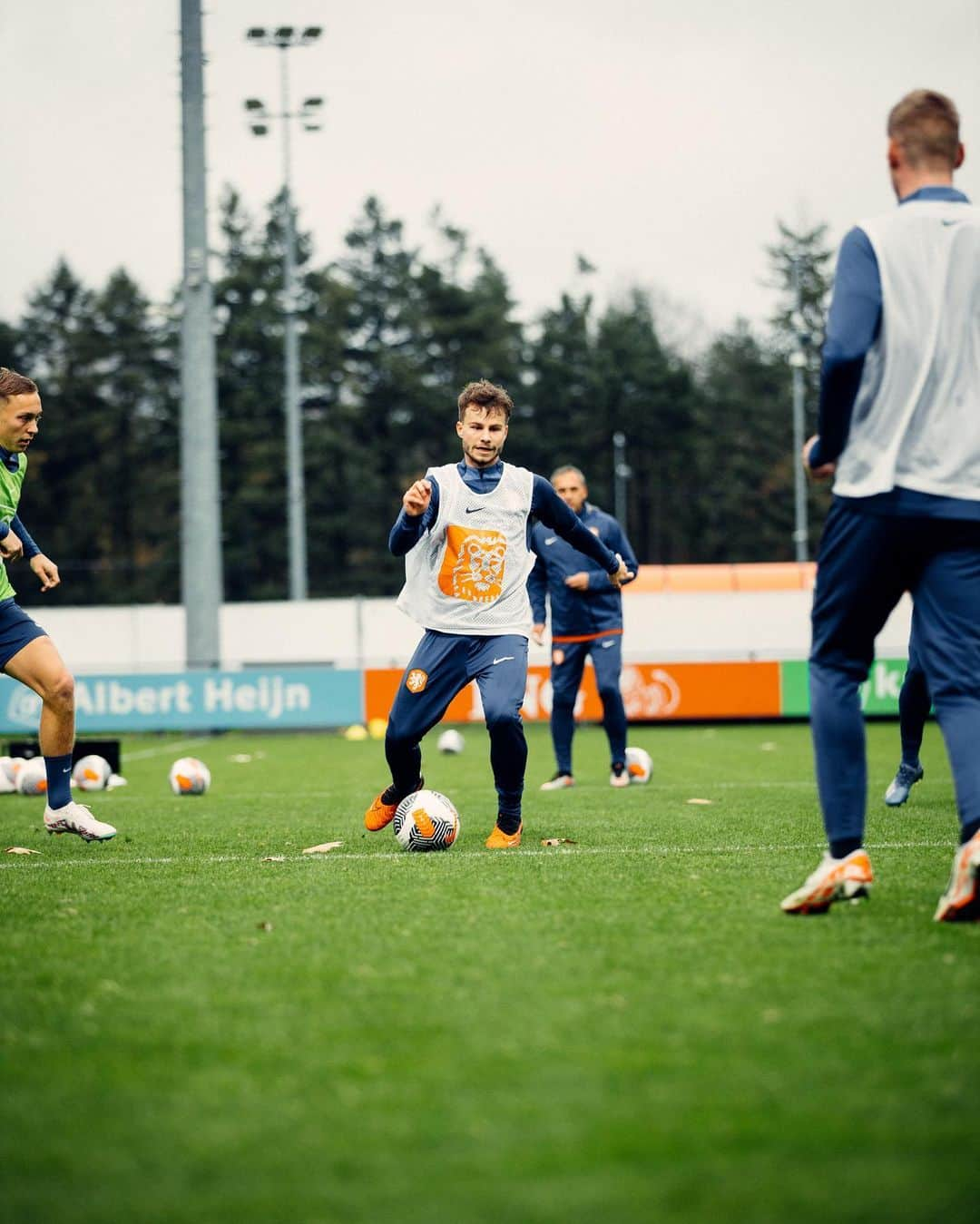 サッカー オランダ代表チームさんのインスタグラム写真 - (サッカー オランダ代表チームInstagram)「Ready for game five in #U21EURO qualifying! 👊  Jong Oranje face Gibraltar in Almere tomorrow! 🇳🇱📍  #TheNextUp #NothingLikeOranje」11月16日 3時25分 - onsoranje