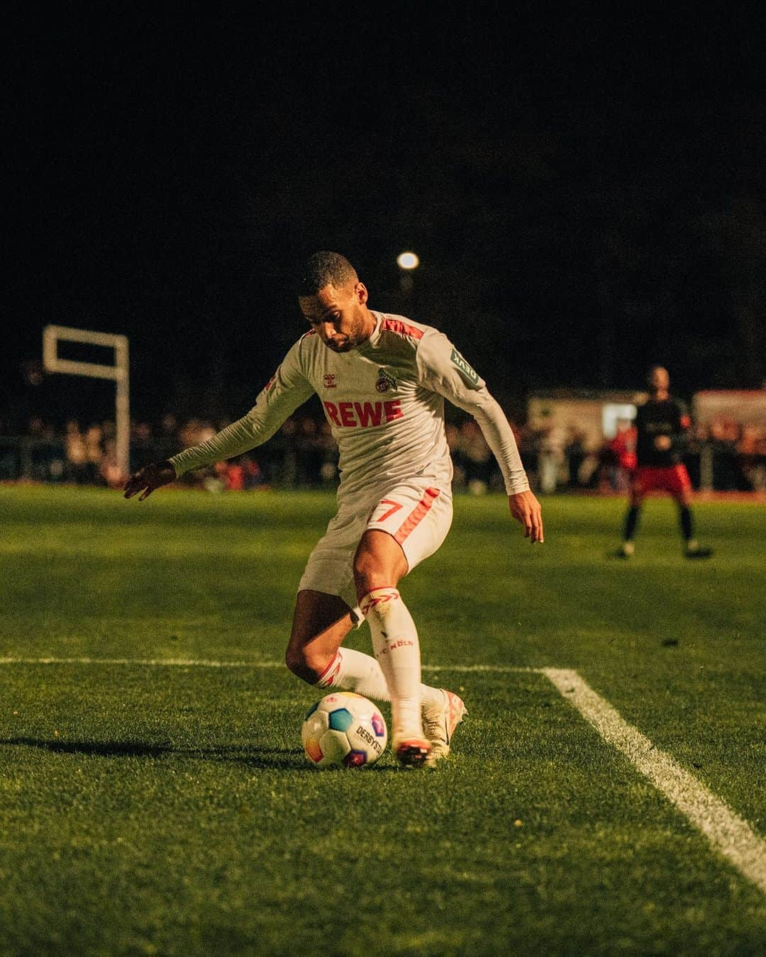 1.FCケルンさんのインスタグラム写真 - (1.FCケルンInstagram)「Schlusspfiff. Der 1. FC Köln gewinnt sein Testspiel in der Länderspielpause gegen den Fünftligisten SpVg. Porz 1919 mit 8:0. 💪  ⚽ 1:0 (3.): Dimitris Limnios ⚽ 2:0 (10.): Linton Maina ⚽⚽ 3:0, 4:0 (35., 41.): Denis Huseinbasic ⚽ 5:0 (59): Max Finkgräfe ⚽ 6:0 (80.): Luca Waldschmidt ⚽⚽ 7:0, 8:0 (82., 88.): Steffen Tigges _____  0:8 (90.) #PorzKOE #effzeh」11月16日 4時01分 - fckoeln