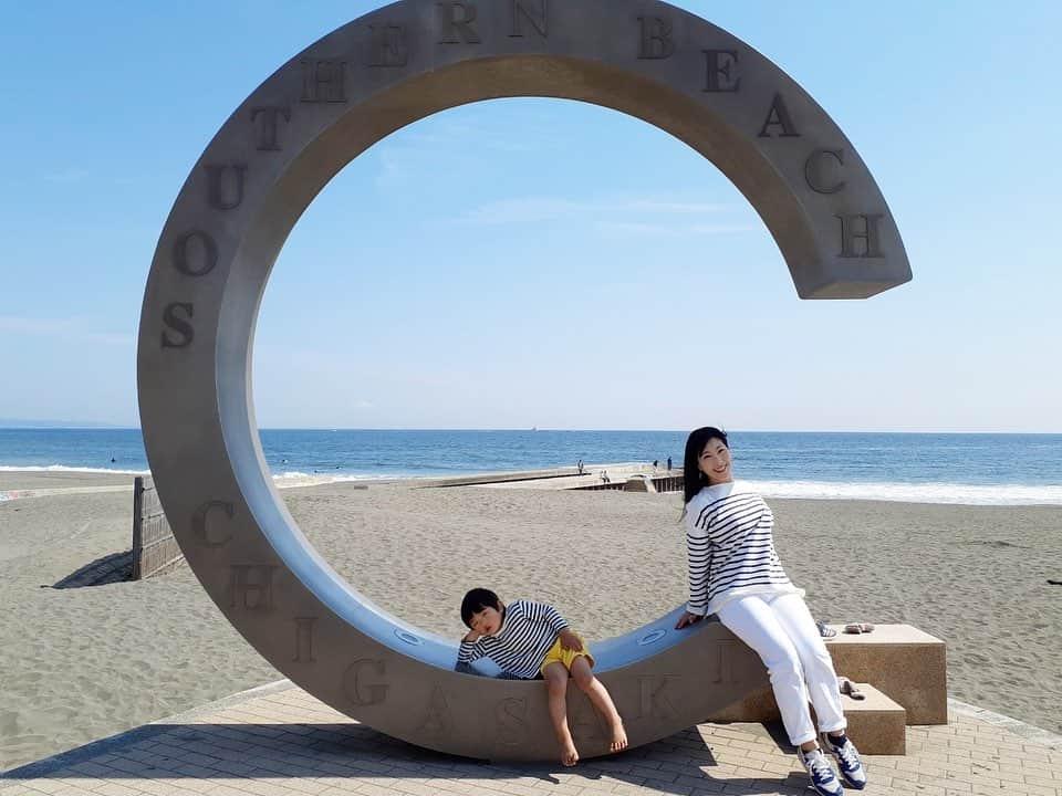 女子アナ47さんのインスタグラム写真 - (女子アナ47Instagram)「湘南在住の高柳美枝子です。 @mieko_joshiana47  日本のポップス・レジェンド、サザンオールスターズ。今年の茅ヶ崎は凱旋ライブを追い風に、聖地巡礼をするファンで賑わっています。茅ヶ崎在住の私が選んだサザンの聖地巡礼コースは5箇所。   詳しくは以下のURL、またはプロフィール欄にあるURLから【47発信プロジェクト】をご覧ください！ https://jana47.com/from_announcer/southernseichichigasaki20231115/   #女子アナ47 #フリーアナウンサー #地方創生 #47発信プロジェクト #サザン #サザンオールスターズ #女子アナ #茅ヶ崎 #デート #聖地巡礼 #海 #フリーアナウンサー #鎌倉 #横浜」11月16日 9時46分 - jana47com