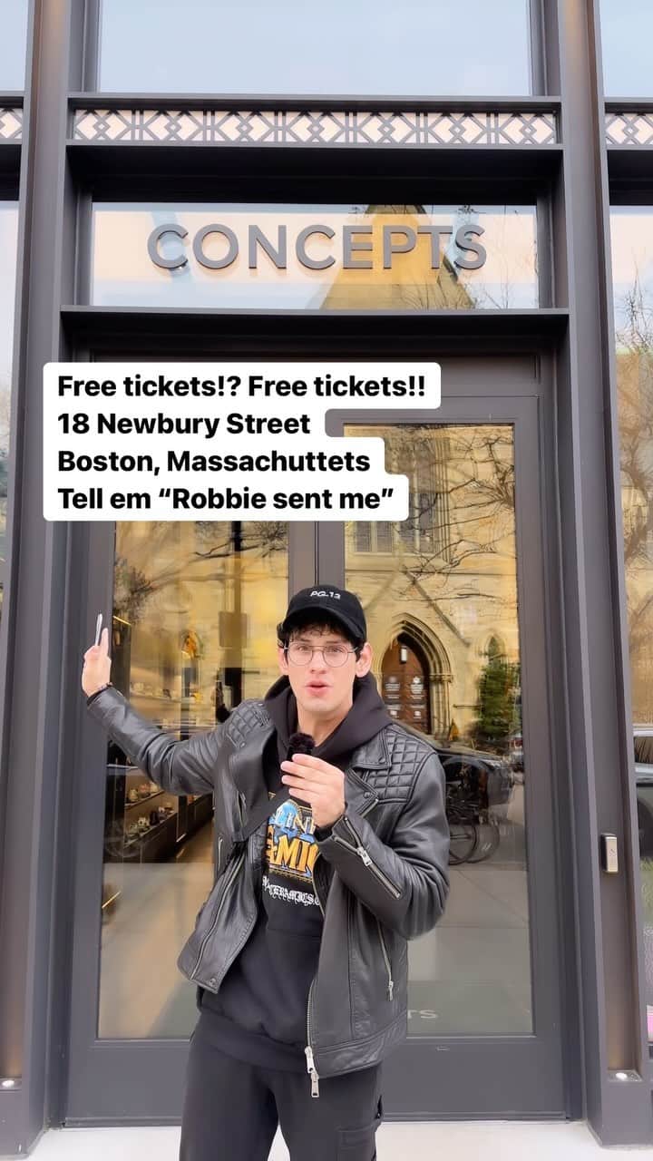 マット・ベネットのインスタグラム：「Wow no way!!! Free tickets!?  I left FIVE free tickets at @cncpts in Boston for our show at Big Night Live on Thursday! Just pop by and tell them “Robbie sent me!” No purchase necessary. Get them while you can, they’re free so they WILL go fast!」