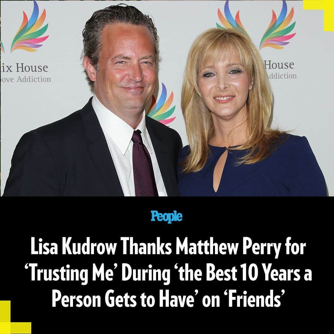 People Magazineのインスタグラム：「Lisa Kudrow is breaking her silence on the death of her friend and costar Matthew Perry. 🙏 "Thank you for showing up at work when you weren’t well and then, being completely brilliant," the "Friends" star wrote. For her full statement, tap the link in bio. | 📷: Paul Archuleta/FilmMagic」