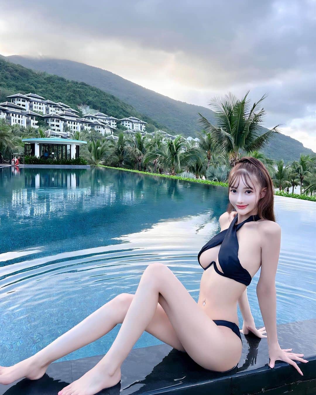 MIKAのインスタグラム：「Danang🩵」