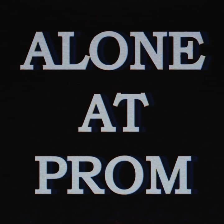 トリー･レーンズのインスタグラム：「I Can Almost Taste It .. #AloneAtPromDeluxe」