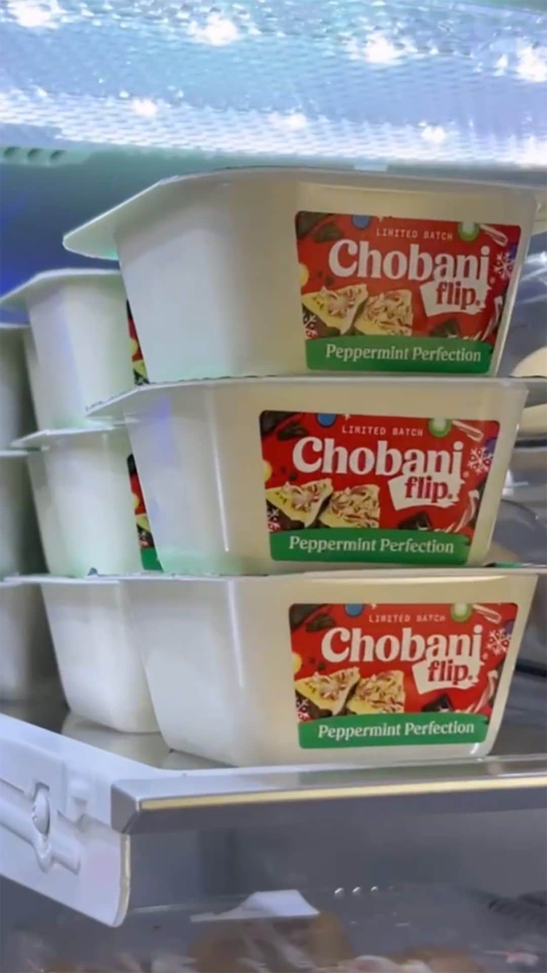Chobaniのインスタグラム：「🎅🎄Stocking up on our families’ holiday favorites with @chobani Limited Batch holiday-themed treats. Which one are you bringing home for the holidays? #Chobani #restock #asmr #satisfying #organizedhome」