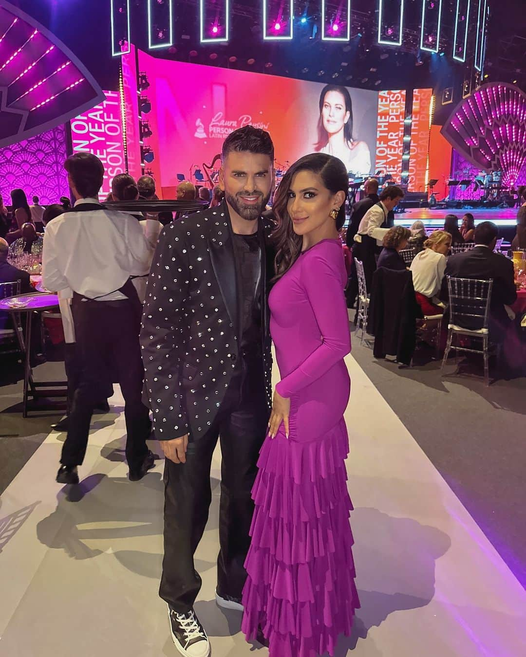 Despierta Americaさんのインスタグラム写真 - (Despierta AmericaInstagram)「JEYJO en POTY 💃🏼 @jomarigoyso y @jessivaleri en el evento de #PersonOfTheYear donde se le hará un homenaje a @laurapausini ❤️‍🔥 @latingrammys」11月16日 5時16分 - despiertamerica