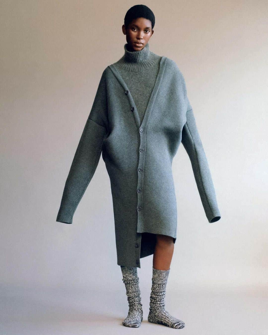 IMG Modelsさんのインスタグラム写真 - (IMG ModelsInstagram)「Sweater weather ❄️ Laura Reyes for the latest Harper’s Bazaar France 📸 Lola + Pani」11月16日 5時19分 - imgmodels