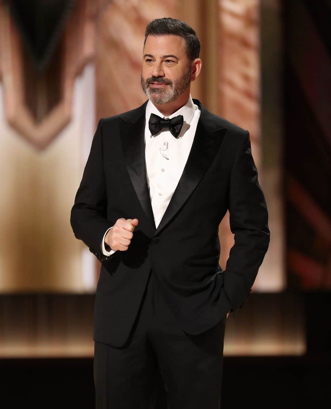ハリウッド・リポーターのインスタグラム：「#JimmyKimmel will return to the #Oscars stage once again as host for the 2024 ceremony. More info at the link in bio.」
