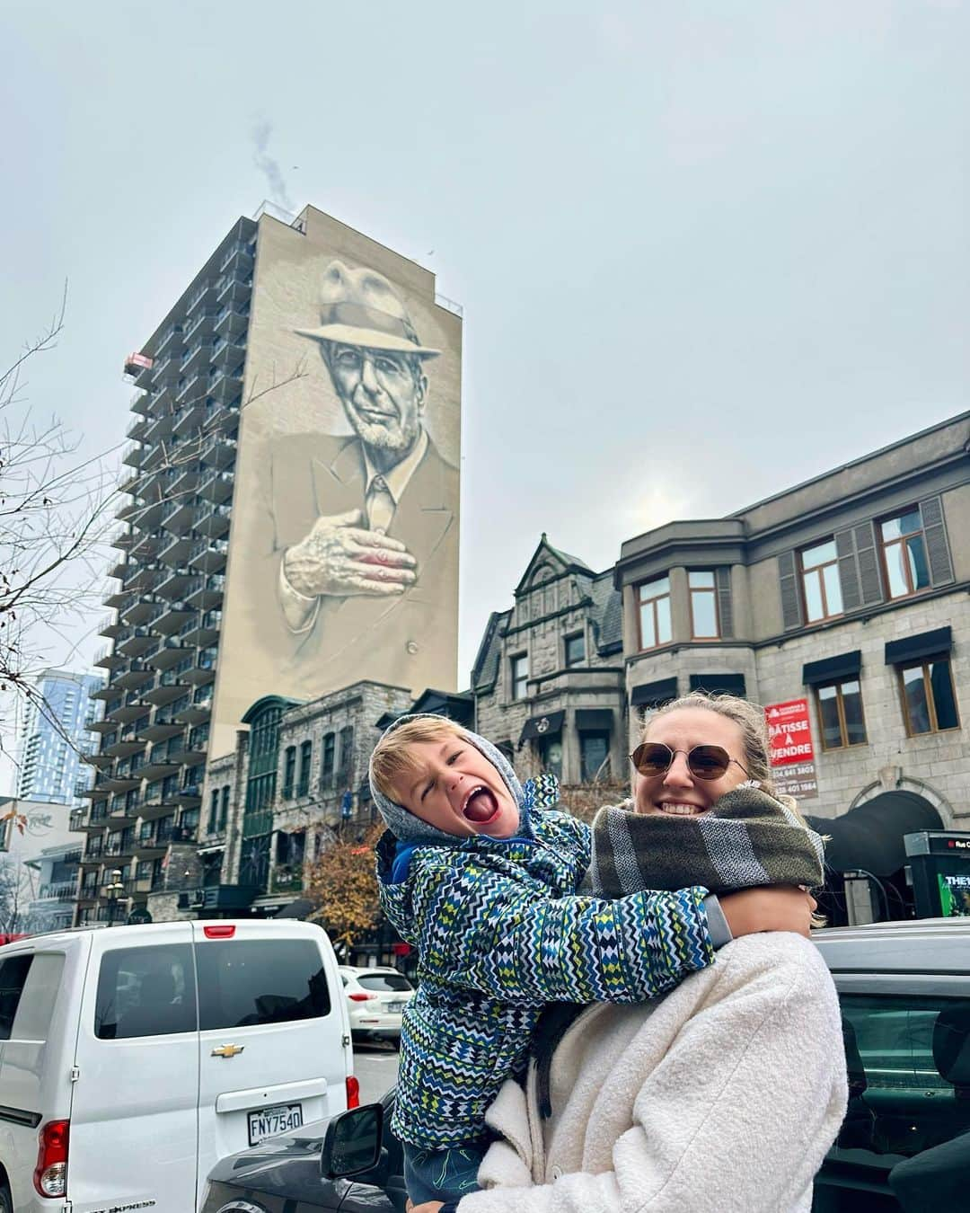 ビクトリア・アザレンカのインスタグラム：「Montreal hockey 🏒 overdose 🤪 What a trip!!! So much fun (and cold) 😂  New friends, new skills, new experiences and many more unforgettable memories!」