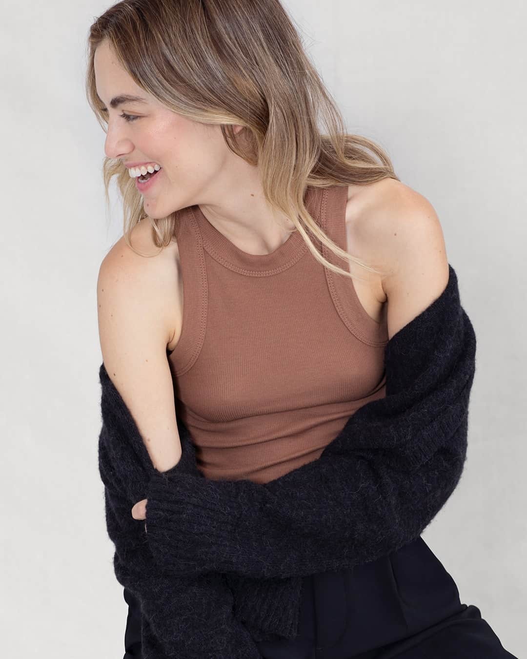 デイヴィッド ラーナーのインスタグラム：「Our favorite Rib Fitted Racer Tank. Wear it to the gym, wear it to dinner, wear it to bed — you won’t wear it out.」