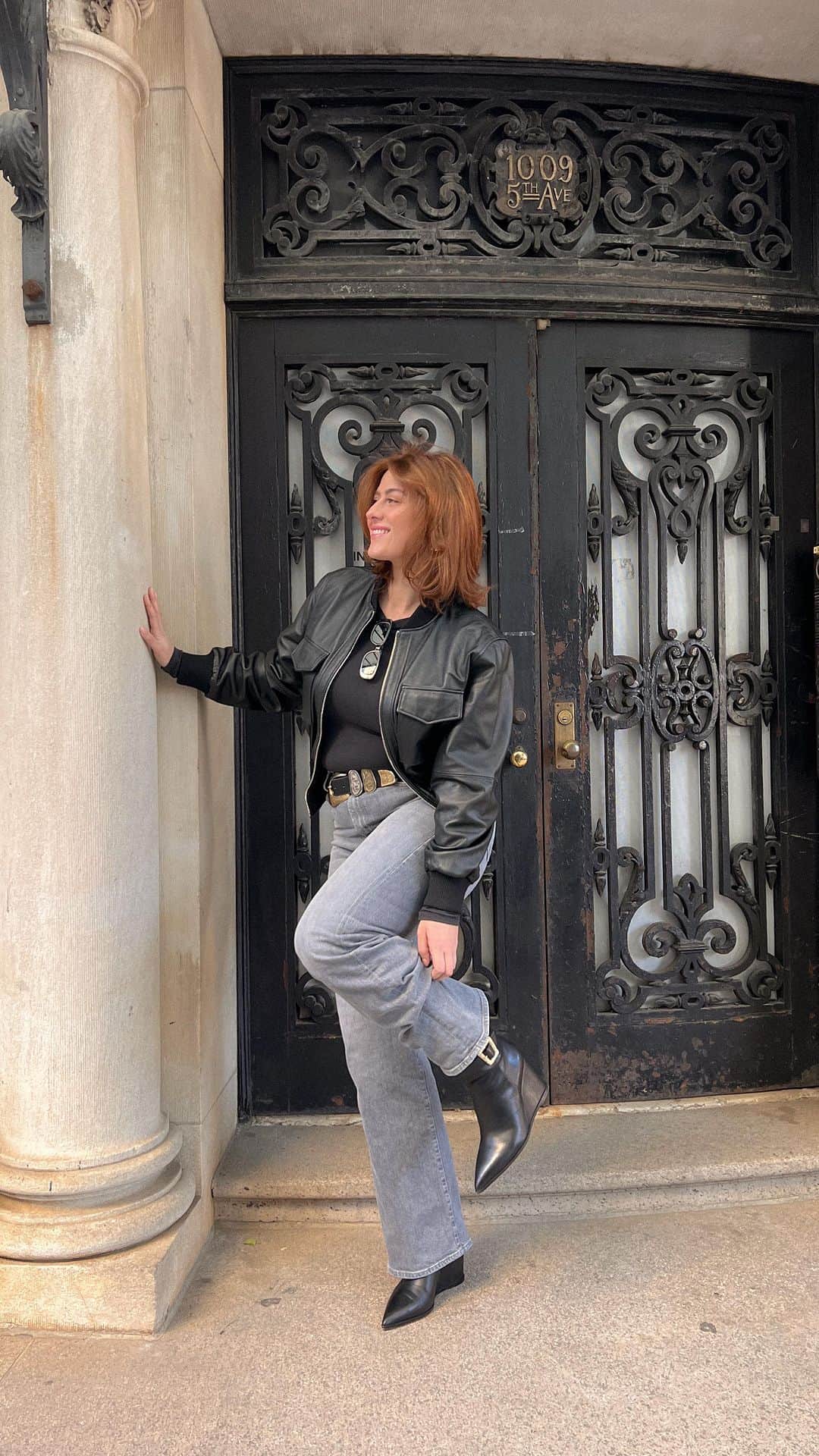 サムエデルマンのインスタグラム：「The only holiday outfit inspo we need  Tap to shop. #samedelman」