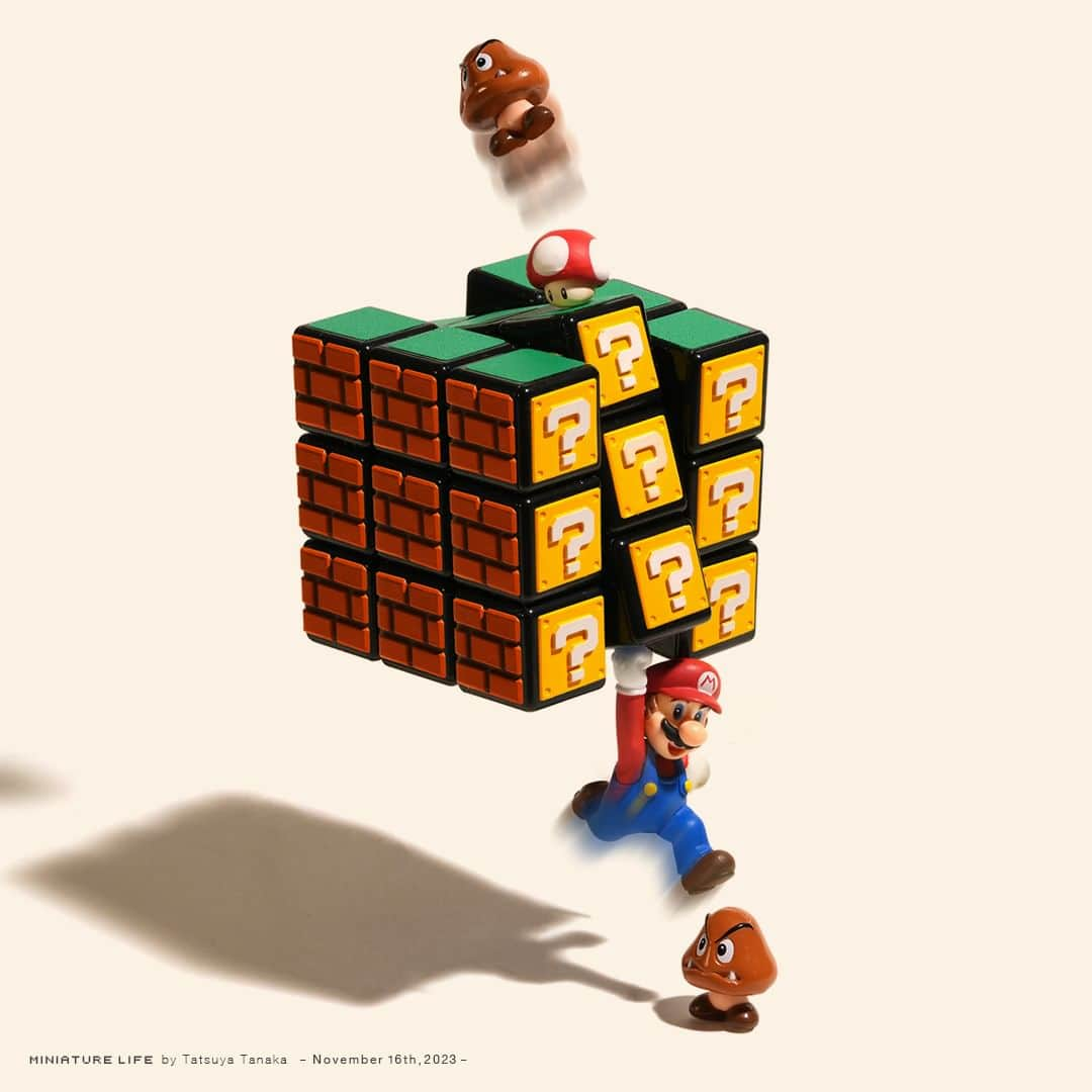 田中達也さんのインスタグラム写真 - (田中達也Instagram)「“Cuber Mario” ⠀ ⠀ 四角の死角からの攻撃 ⠀ ⠀ ─────────────────── 《EXHIBITION info》 ⠀ 【small MUJI展 日用品のたのしみ方 in 大阪】 small MUJI -Enjoying Everyday Item- in Osaka until : Jan. 7, 2024 ⠀ 【ミニチュアライフ 神戸エアポート】 MINIATURE LIFE × KOBE AIRPORT」11月16日 7時00分 - tanaka_tatsuya