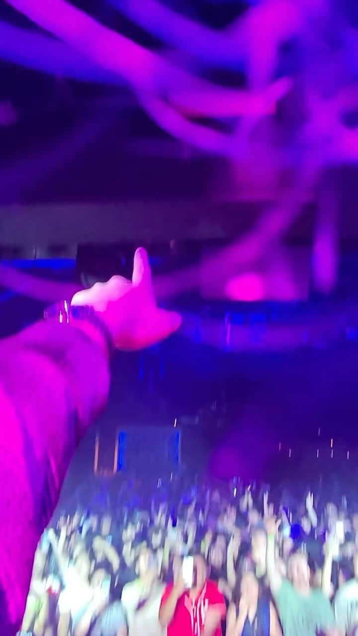 スラッシーのインスタグラム：「Honolulu Show POV 👀   🕶️ @raybanmeta」