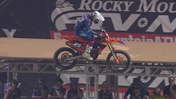 Racer X Onlineのインスタグラム：「‘On the Rise’ a special episode on @mavtv highlighting @juju29mx progression into pro racing ➡️ Tune into MavTV Thursday November 16th at 10:30pm ET 📺 #MAVTV」