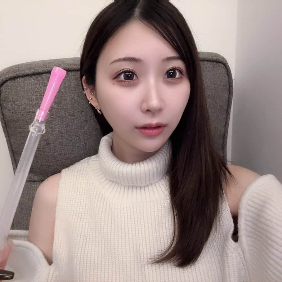 はなのインスタグラム：「久しぶりの自撮り🆙🤳 前髪ないと雰囲気ガラッと変わる🙋‍♀️ 髪の毛地毛でエクステつけずに伸ばす作戦実行中🤝🏻 髪の毛のいつも担当はたくみさん @lapis_takumi  ギャルな髪型したくなるけどブリーチで髪殺したくないからもう死ぬほど我慢してる😭」