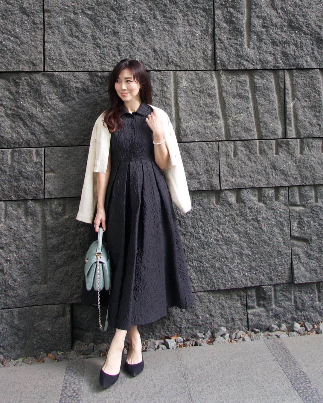 ImotoEtsuyo さんのインスタグラム写真 - (ImotoEtsuyo Instagram)「#おはようございます ・ ・ 先日の #女子会　コーデ #ジャケット ➡︎ @diagramofficial  #ワンピース➡︎ @birthdaybashshop  #bag ➡︎ @chanelofficial  ・ 久しぶりに4人で集まれて 楽しい時間でした。 帝国ホテルの地下 とってもお得なバーでした。  ・ ・ ・ #コーデ #アラフィフ  #アラフィフコーデ  #きれいめコーデ  #fashion  #きれいめ  #エレガント  #上品コーデ  #大人コーデ  #大人ファッション #bar  #帝国ホテル  #imperialhotel  #ハッピーアワー」11月16日 7時48分 - bisuhada