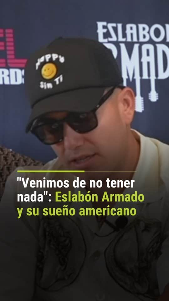 Primer Impactoのインスタグラム：「🎶 El grupo @eslabonarmadooficial llega a los Latin Grammy con dos nominaciones que dedican a sus padres, quienes cuentan cómo apostaron todo por sus hijos y cómo a base de esfuerzo han logrado el anhelado sueño americano.  Reporta @tdandrades  📺 Más en Primer Impacto a las 5pm/ 4C de lunes a viernes por @univision   #eslabonarmado #música #LatinGRAMMY #sueñoamericano」