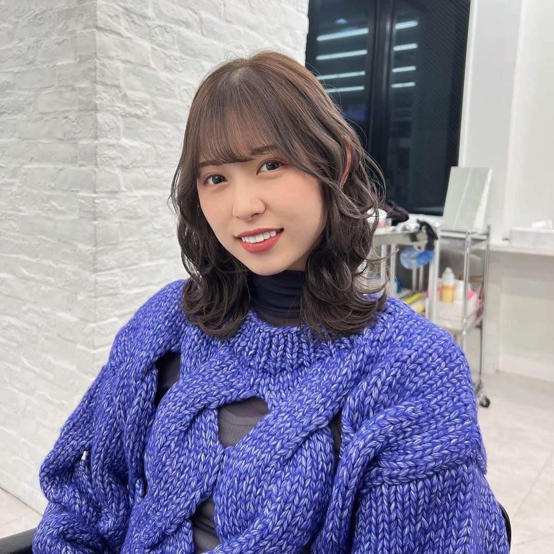 あおいれなのインスタグラム：「new hair color 💇‍♀️💜🤍 可愛くしてもらた！ 🐺ウルフっぽくレイヤー入れちゃったの〜🥹🫶」