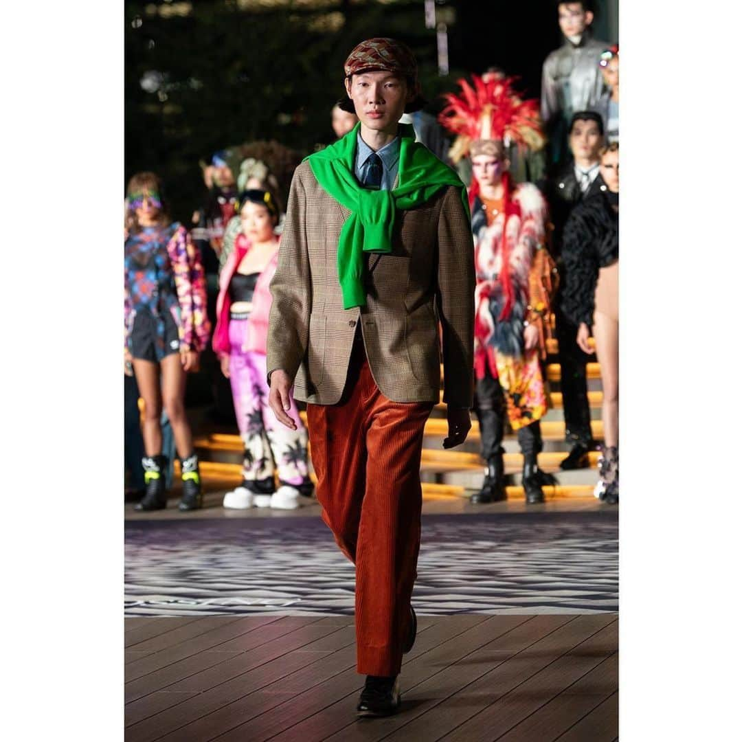 服部昌孝のインスタグラム：「TOKYO FASHION CROSSING / FASHION HISTORY LIVE ー 渋谷PARCO RUNWAY @tfc__tokyo  Show Director：Tatsuhiko Kataoka @tatsuhiko_kataoka Styling： Masataka Hattori @masataka_hattori @hattori_pro_  Hair：Yusuke Morioka @pyuuuuuu Make-up： UDA @udashi Casting: @ummcasting  Show Music Select： Keigo Oyamada (Cornelius) Show Music Select & Live Mix： @kenji_takimi Live Streming: NAOHIRO UKAWA & DOMMUNE Photo：@koji.shimamuraph #TOKYOFASHIONCROSSING #TFC #TFC2023 #TFC2023aw #東京ファッションクロッシング #parco #runway #styling #fashion #shooting #works #みゆき族 #ジャパニーズプレッピー #ハマトラ #ニュートラ #masatakahattori #服部昌孝」