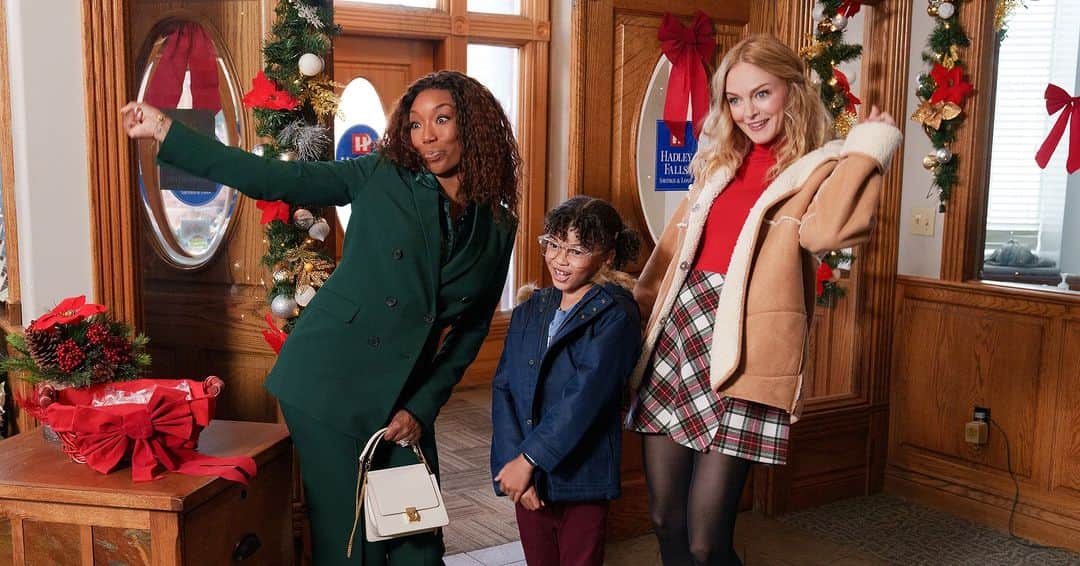 Netflix Japanのインスタグラム：「◆配信開始 Netflix映画『サイコーで、最高のクリスマス』（アメリカ）  ヘザー・グラハム 出演。  旧友のシャーロットとジャッキーはひょんなことから再会し、両家族で共にクリスマスを祝うことに。しかしシャーロットはジャッキーの一見完璧な人生をやっかみ、粗探しを始めるが…。  クリスマスシーズンを彩る、友情のコメディムービー🎄  #サイコーで最高のクリスマス #BestChristmasEver #映画 #Film #ネトフリ #ネットフリックス #netflix」