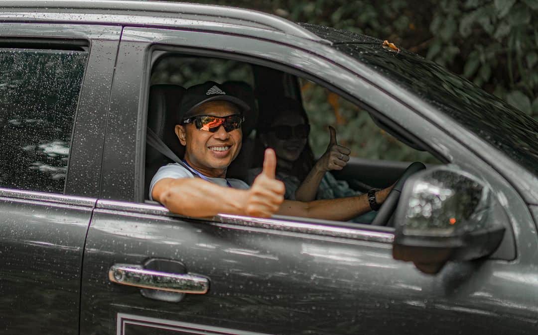 Ford Thailandのインスタグラム：「ประมวลภาพสุดประทับใจกับกิจกรรม Everest Journey ที่จังหวัดภูเก็ต ทดลองขับสัมผัสสมรรถภาพกับเส้นทางที่ทุกคนได้เลือก 💙💪 . #EVERESTJOURNEY  #เลือกสิ่งที่ใช่ลุยไปกับสิ่งที่ชอบ  #FordEverest #คันนี้ใช่เลย」