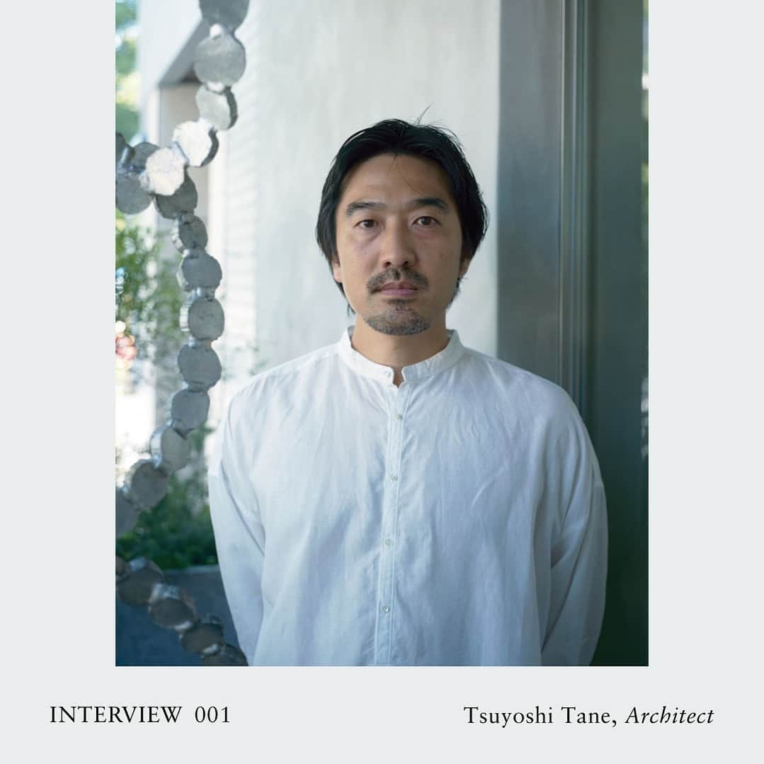 ARTS&SCIENCE official accountさんのインスタグラム写真 - (ARTS&SCIENCE official accountInstagram)「・ Interview with Tsuyoshi Tane – vol.1  ARTS&SCIENCE青山がいまの場所に移転したのは2019年。A&Sの店舗のなかでも一番大きなスペースを持つこのお店の内装を手がけてくださったのが、パリに拠点を持つ建築家・田根剛さんでした。  A&S青山の内装に田根さんが携わることとなった経緯やコンセプト、2022年に早くもリニューアルに踏み切った経緯などをご本人にうかがいました。ぜひご覧ください。  @tsuyoshi_tane  @ateliertsuyoshi_tanearchitects  @arts_and_science  詳細はWEBサイトのメニュー [ A&S Editorial ] にてご覧いただけます。プロフィールのURLからご覧ください。 For more details, tap the link in our bio.  お問い合わせは店舗、またはWEBサイトのコンタクトフォームよりご連絡ください。 For inquiries, please contact our shops directly or use our contact form from our oﬃcial web page.  Portrait by Takashi Homma @seeing_itself   #田根剛 #tsuyoshitane #artsandscience #artsandscienceaoyama」11月16日 19時00分 - arts_and_science