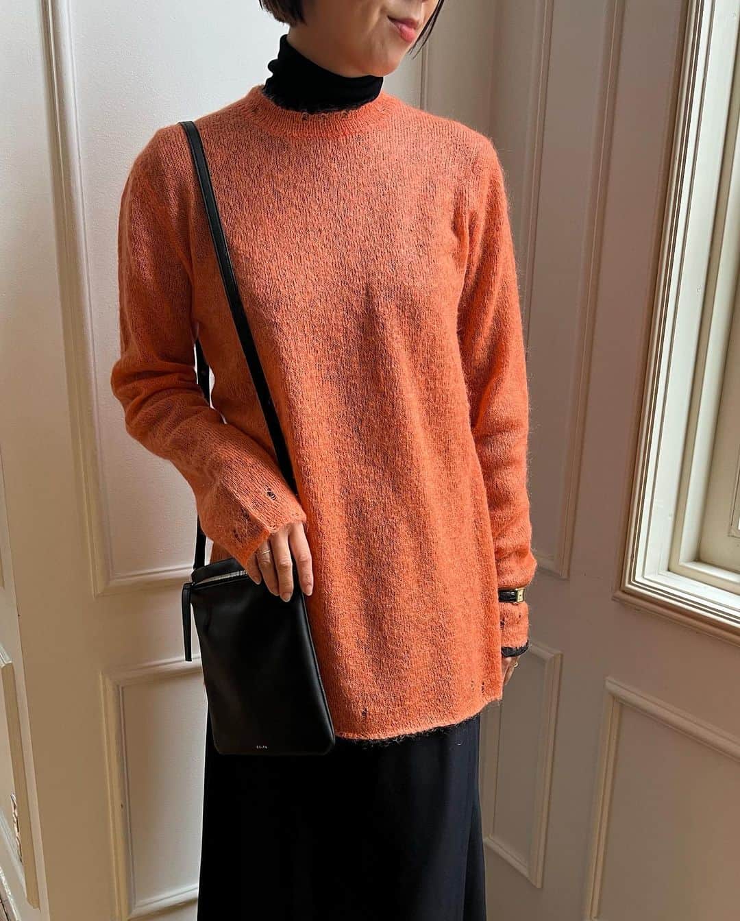 GREED TOKYO STOREのインスタグラム：「Greed International  "Damage Hole Mohair Long Sweater in Orange"  鮮やかなオレンジのモヘアニット🧶 ネック、袖口、裾口のところどころに 2種類ダメージ柄の編みがデザインされています 限界まで甘く編むことで モヘアの柔らかさと軽さを出しています  #greedinternational #bedandbreakfastqualityoflife #greedtokyo #greedfukuoka #knit#mohair#ootd#fashion#seasonless #グリード#グリードトウキョウ #グリードインターナショナル#ニット#モヘアニット#秋コーデ#シーズンレス」