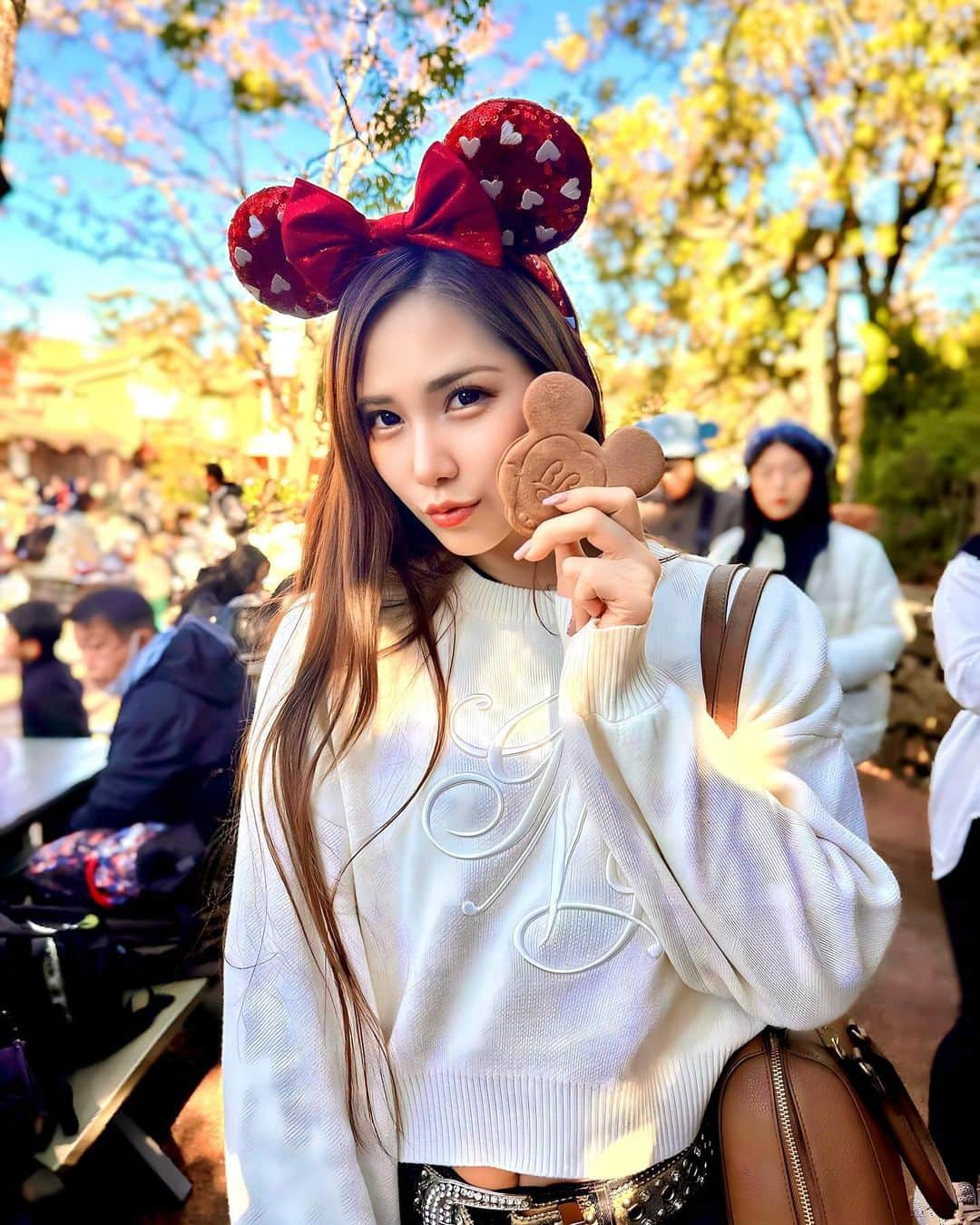 JENNYさんのインスタグラム写真 - (JENNYInstagram)「4年ぶりにディズニーに！！！🐭🏰❤️  ラストの時間まで全力で楽しんできた🤭 美女と野獣には感動しすぎて気づいたら涙出てた🥹🌹✨  #ディズニーランド #ディズニー #disney」11月16日 17時38分 - jenny5up