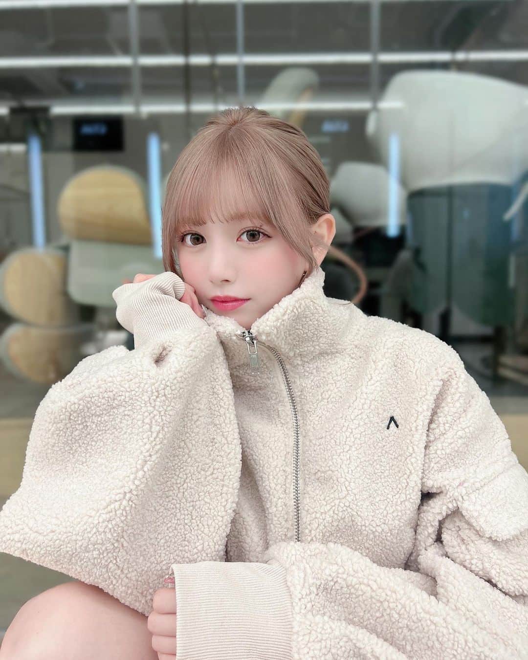 若林萌々さんのインスタグラム写真 - (若林萌々Instagram)「髪色カワイイ🤍⛄️」11月16日 17時42分 - wakabayashimomo