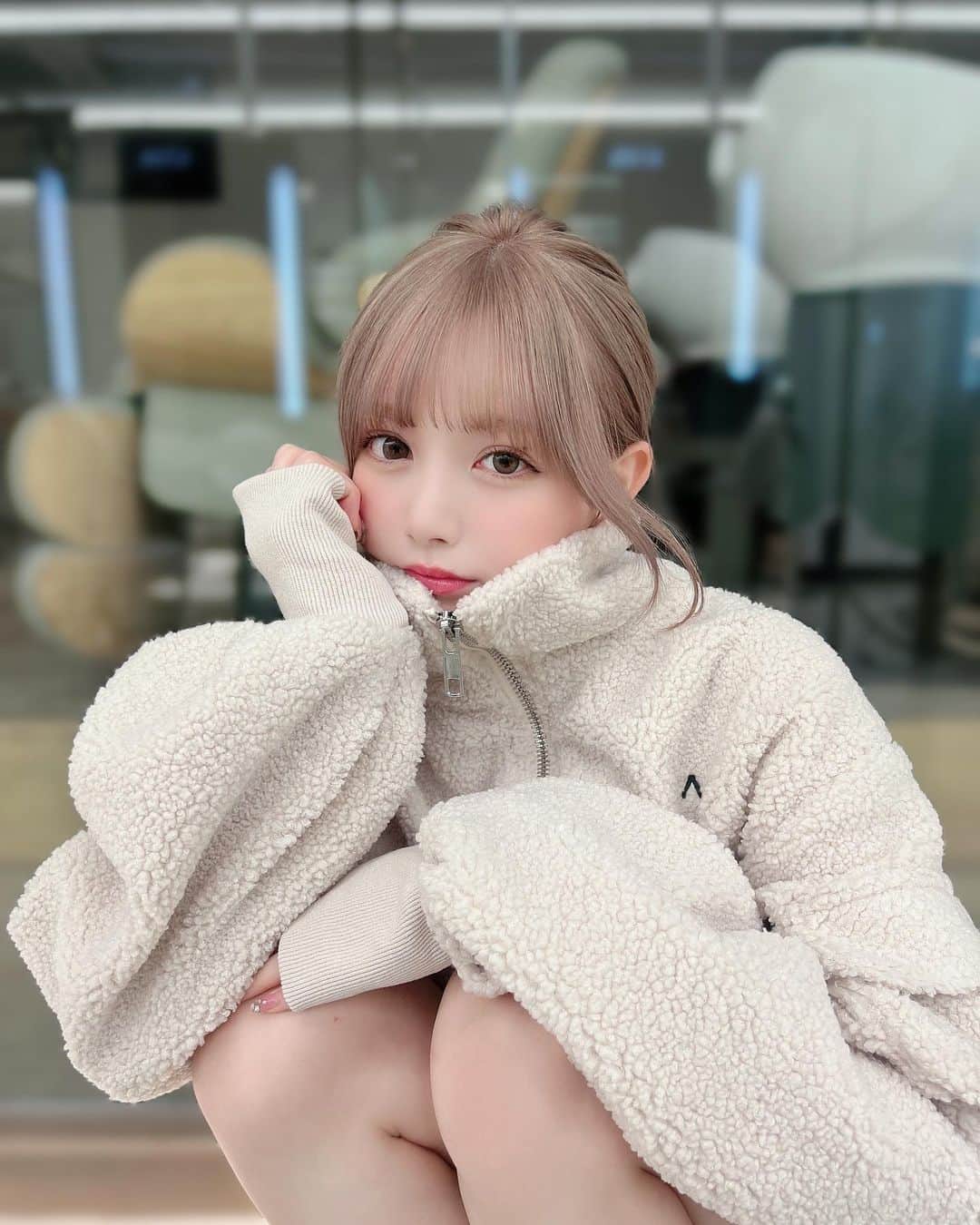 若林萌々さんのインスタグラム写真 - (若林萌々Instagram)「髪色カワイイ🤍⛄️」11月16日 17時42分 - wakabayashimomo