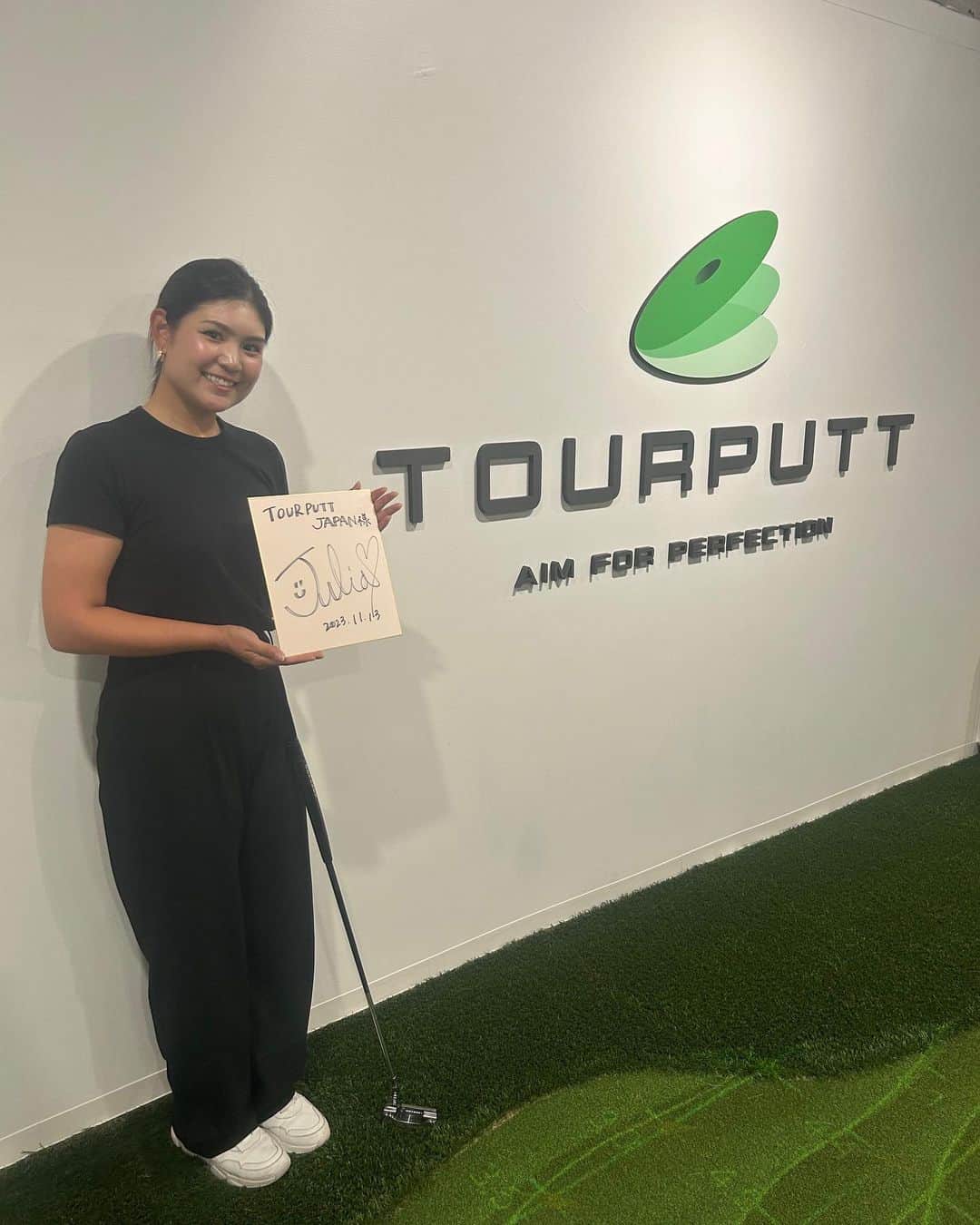 倉田珠里亜のインスタグラム：「. @tourputt_japan  TOUR PUTT 京橋トレーニングルームに行ってきました⛳️  パッティングの傾向や苦手なラインが分かりとても良かったです！！ イメージの大切さを改めて実感しました🤣 楽しかった〜❣️  #tourputtjapan」