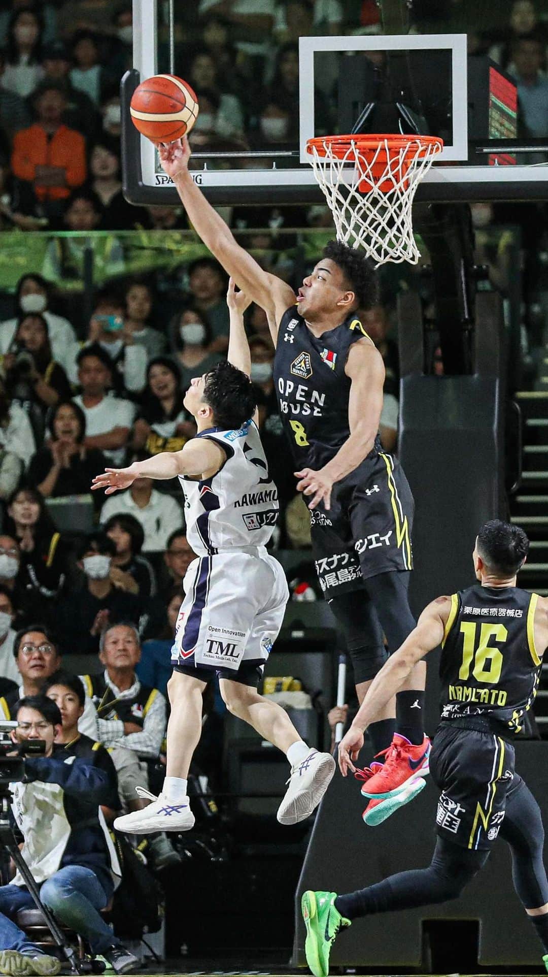 群馬クレインサンダーズのインスタグラム：「絶対に入れさせない😤😤  #八村阿蓮 #群馬クレインサンダーズ #BEBOLD #Bリーグ #横浜ビーコルセアーズ #河村勇輝」