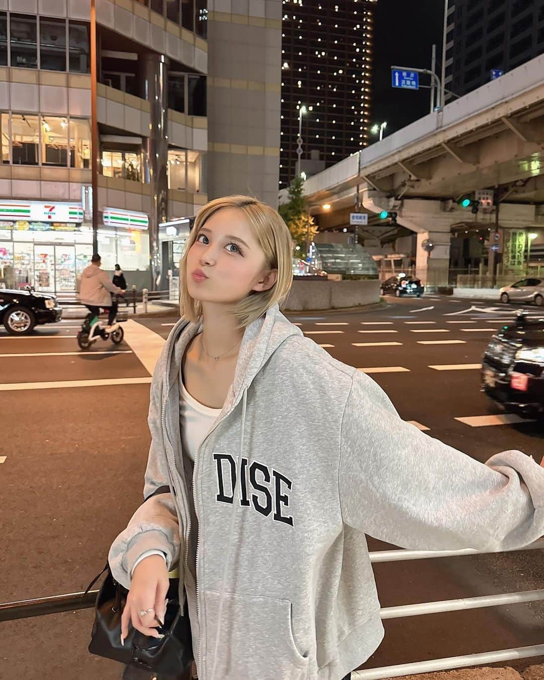 erinaさんのインスタグラム写真 - (erinaInstagram)「全部SHEINの服！ Tik Tokに商品番号載せてるから見てね🩵   #PR」11月16日 17時58分 - e___rrina