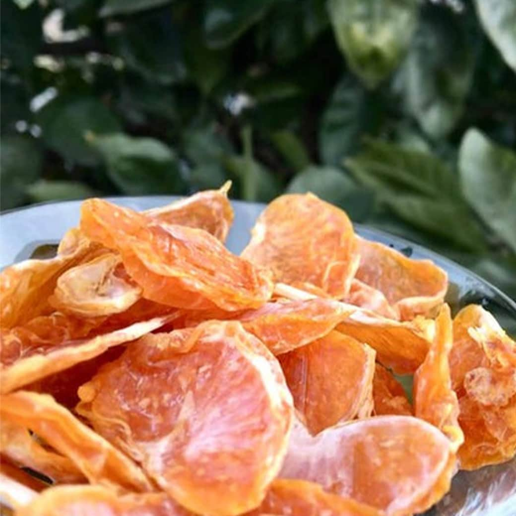 FABIAのインスタグラム：「🍊✨ 自然の甘さ、「無添加 ドライみかん」！🌿🌞  自然な甘さと新鮮なフレーバーが凝縮されたドライフルーツのみかん🍊✨ 長期熟成させた「三ヶ日みかん」を使用した贅沢な一品です！  お子様から大人まで、安心してお召し上がりいただけます。 自然のままのおいしさをお楽しみください！🌿  *─────────────────────* ドライみかんが気になった方は『🍊』を ぜひコメントして教えてくださいね♪ *─────────────────────*  🛒＜JFP＞無添加 ドライみかん(80g) 【商品番号】 706972  ーーーーーーーーーーーーーーーーーーーーーーー 気になる商品は【保存】をすると、 後から見返せます♪ ーーーーーーーーーーーーーーーーーーーーーーー  @northmall_com は 「毎日の暮らしをちょっとおしゃれに、もっと楽しく。」 北欧雑貨やインテリア、ファッション、アウトドアグッズ、グルメなど… 見ているだけでワクワクするモノを常時1万アイテム以上取扱い中！ ライフスタイルに役立つ情報を皆様にお届けしています。 ぜひフォローして最新情報を受け取ってください✉️🦔  #northmall  #ノースモール  #グルメ #ノースモールのお取り寄せ #ドライフルーツ #ドライみかん #三ヶ日みかん #安納芋 #青島温州 #ドライフルーツ #無添加」