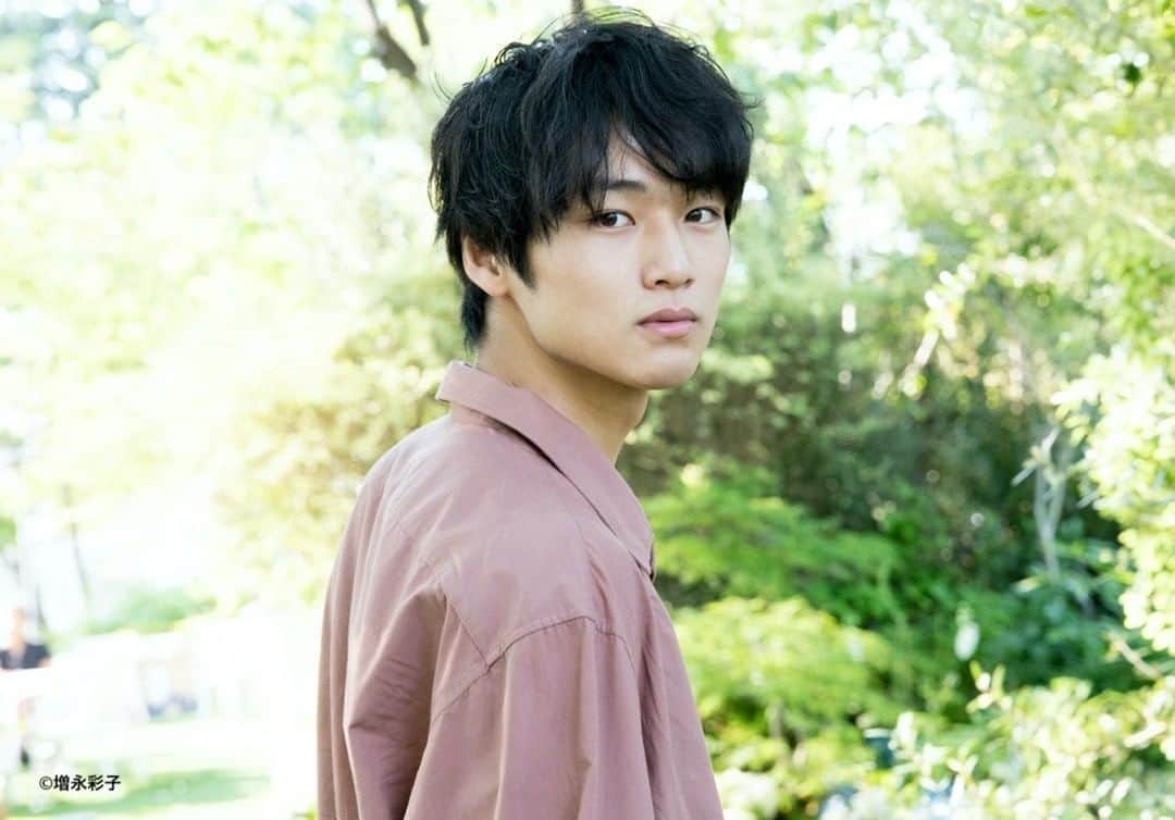 日本テレビ「news zero」のインスタグラム：「１７日（金）は 俳優・モデルの中川大輔さんが パートナーとして生出演します。 俳優としての活躍はもちろん、 美術大学の建築学科で学び、 WEBで自身が描いた漫画を 公開するなど多才！ 中川さんの報道番組への出演。 是非ご覧ください。   #newszero #中川大輔 #コタツがない家」