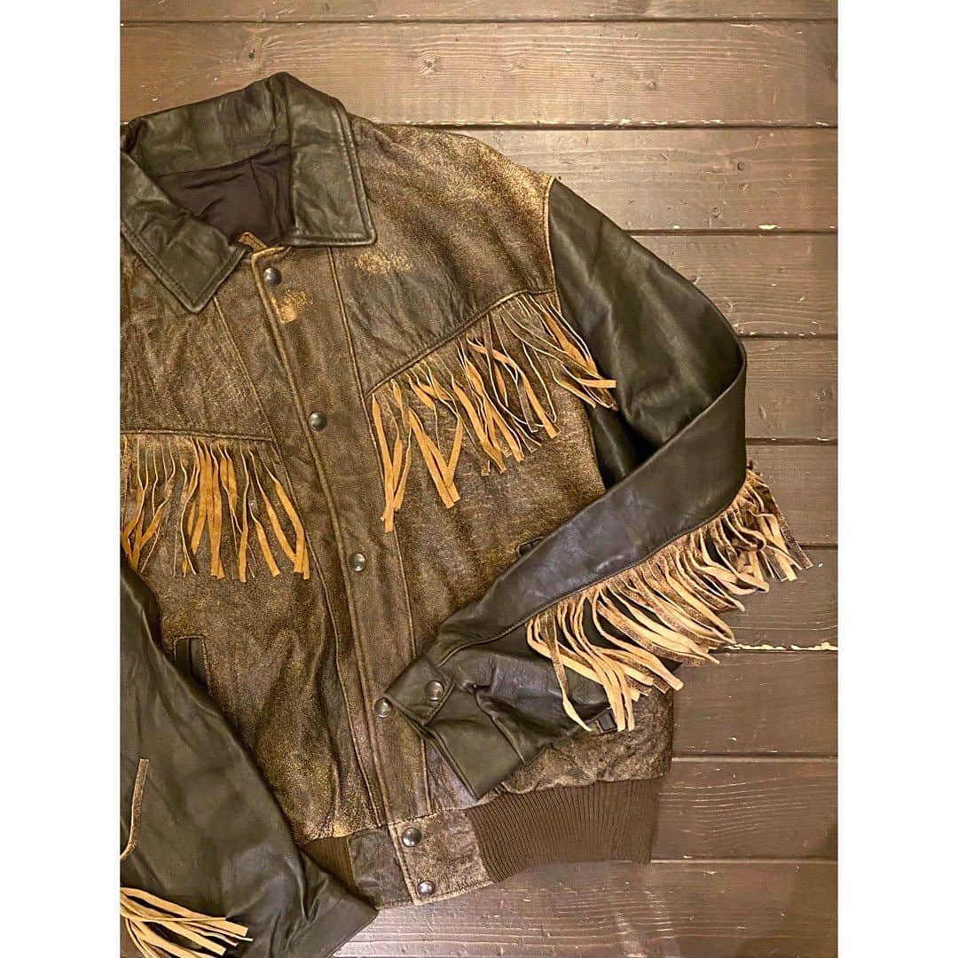 古着屋フラミンゴ下北沢店のインスタグラム：「⠀ 【 leather jacket】  ㅤㅤㅤㅤㅤㅤㅤㅤㅤㅤㅤㅤㅤ#古着 #古着屋 #古着mix #東京 #下北 #下北沢古着 #フラミンゴ下北沢店 #leatherjacket #レザージャケット #fashion #tokyo #shimokitazawa #vintage #vintagefashion #vintageclothing #vintagestyle #usedclothing #2hand #instagood #tflers #ootd #outfit #いいね返し #优质的 #下北泽　#빈티지 #시모키타자와」