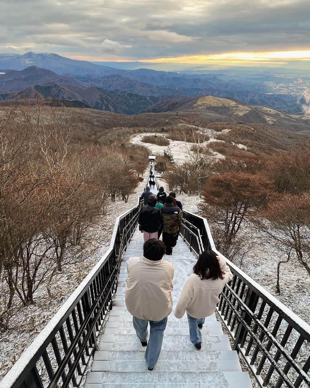 TOMOYAさんのインスタグラム写真 - (TOMOYAInstagram)「. 🌅🍂⛄️  #霧降高原 #霧降高原天空回廊 #日光 #日光観光 #栃木 #日本の絶景 #朝日 #outfit #ootd #mensfashion #nike」11月16日 18時30分 - tomoya_hagiwara