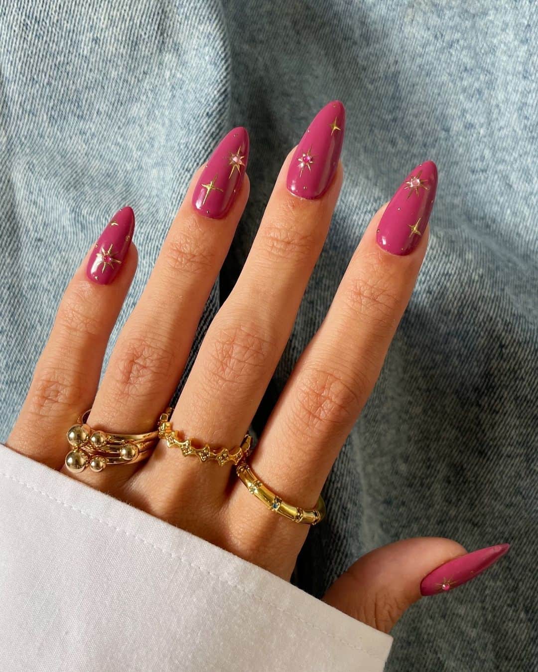 アクセサライズのインスタグラム：「Five gold rings 🎶 (and does anyone else know the next line? DM us please)⁠ ⁠ @phoebesummernails」