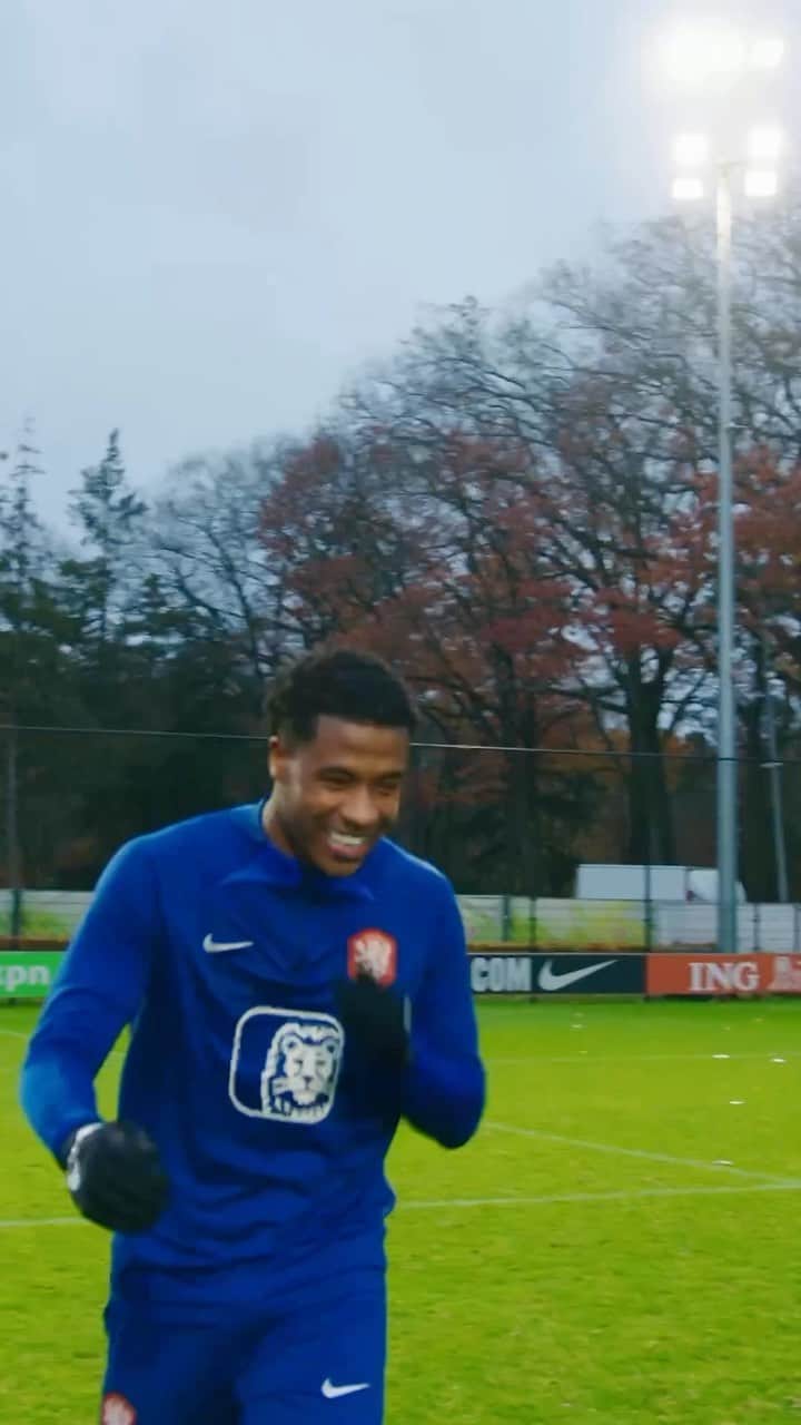サッカー オランダ代表チームのインスタグラム：「Expect goals tonight! ⚽️🔥  20.00 CET, #NEDGIB 🇳🇱🇬🇮  #TheNextUp」