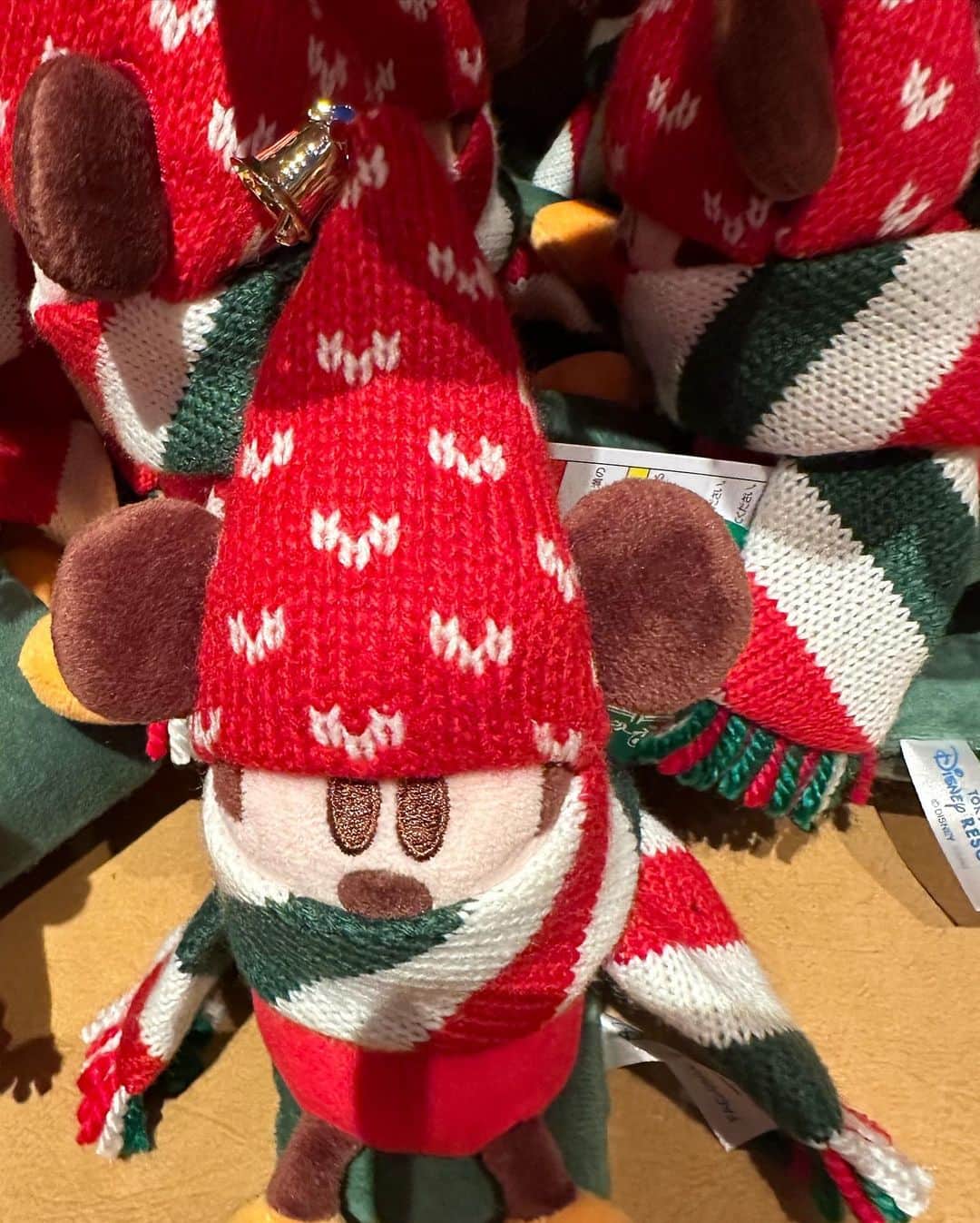 三上悠亜さんのインスタグラム写真 - (三上悠亜Instagram)「𝑪𝒉𝒓𝒊𝒔𝒕𝒎𝒂𝒔 𝑫𝒊𝒔𝒏𝒆𝒚🦌🎄💚  キラキラで心癒された🕯️  #disneysea  #disney #christmas  #christmastree  #東京ディズニーシー」11月16日 18時49分 - yua_mikami