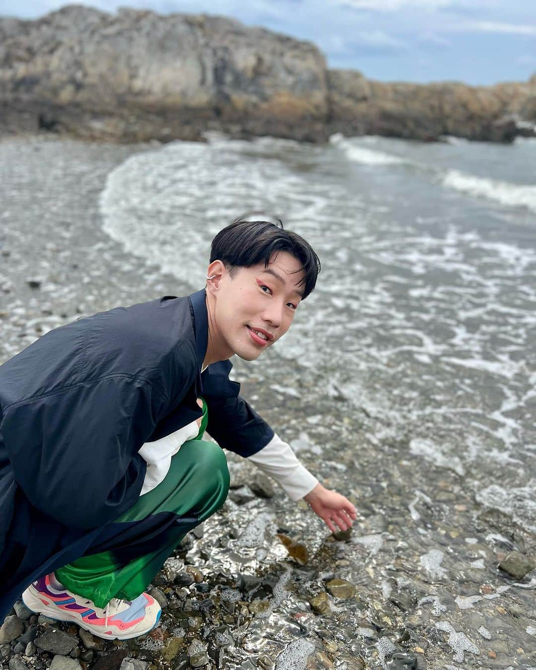 坂口涼太郎さんのインスタグラム写真 - (坂口涼太郎Instagram)「NHK大阪「えぇとこ」 "忠臣蔵のまちに吹く新しい風"  #遼河はるひ さんと兵庫県赤穂市を旅して参りました。 赤穂ほんまえぇとこやった。  11月16日(木)今夜7:30〜 関西の皆様、是非ご覧ください🪭  #えぇとこ」11月16日 18時52分 - ryotarosakaguchi