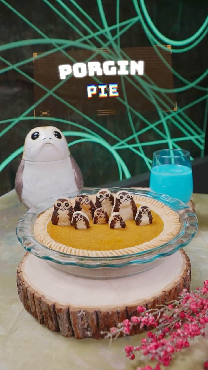 スター・ウォーズのインスタグラム：「who wants the last pie-porg? tap the link in bio for the full recipe.」