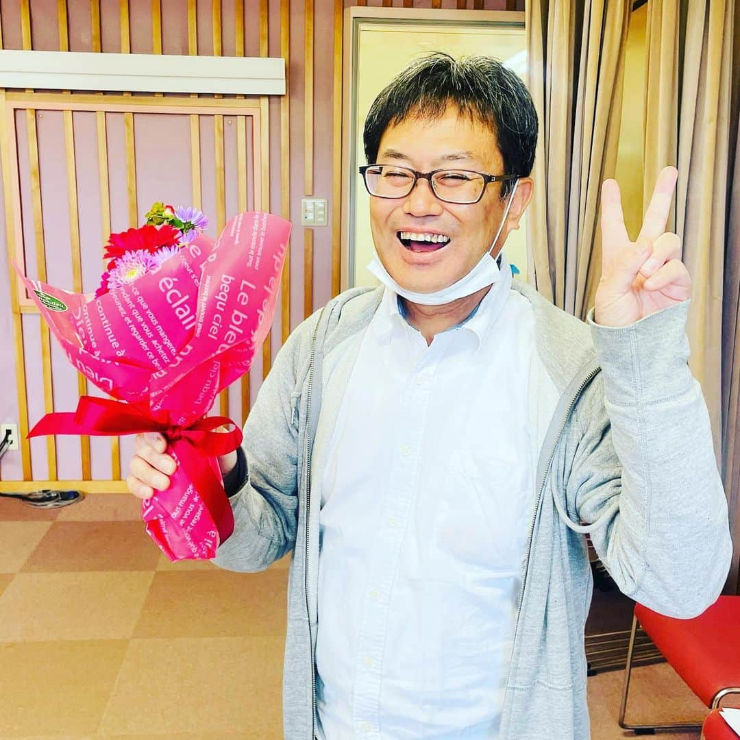 竹内知咲さんのインスタグラム写真 - (竹内知咲Instagram)「NHK新人お笑い大賞優勝🏅 KBSでお祝いしていただきました💞✨ いつもありがとうございます🥹  #天才ピアニスト #天才ピアニストますみ #天才ピアニスト竹内 #澤武アナウンサー #KBSラジオ」11月16日 10時23分 - tensai_pianist.takeuchi