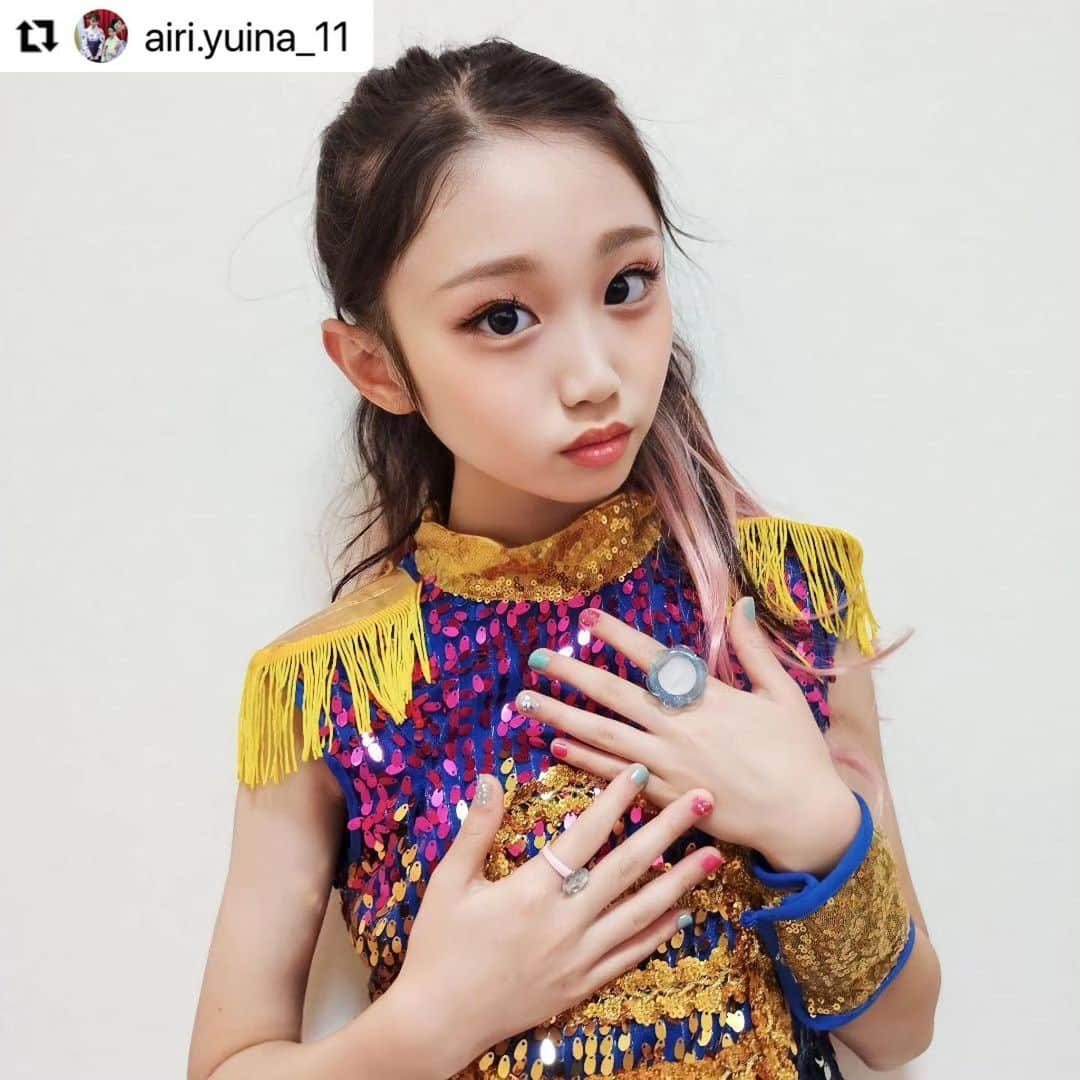 エフオーオンラインストア 子供服さんのインスタグラム写真 - (エフオーオンラインストア 子供服Instagram)「【allolun.-makeup-】🪩GALAXY COLLECTION🪩 アンバサダーさん投稿ご紹介♡ 素敵な投稿ありがとうございます♬  #Repost @airi.yuina_11  この度 @foonline 公式コスメアンバサダーに選ばれました♥  このかわいすぎるコスメ♥ 女の子はキュンキュンですよね💕  うちの姉妹、ずっとテンション上がってました♥  私も上がってました😅 だってかわいすぎる💓  発色も良すぎてビックリ!! すぐに色がのるので メイクしやすいです♡  うちの姉妹は 二人でメイクしていました♥ とっても上手にできました💕  ※ゆいなのジャングルジムで頭打ったときの 青アザは気にしないで♡  メイク初心者の方でも とっても使いやすいですよ💕  allolun.-make up-GALAXY COLLECTION   気になる方は @foonline さまチェックしてね♥  #foonline #foonline_kidsphoto #foonline公式アンバサダー #オルンメイク #姉妹メイク#メイク#小学生メイク」11月21日 17時05分 - foonline